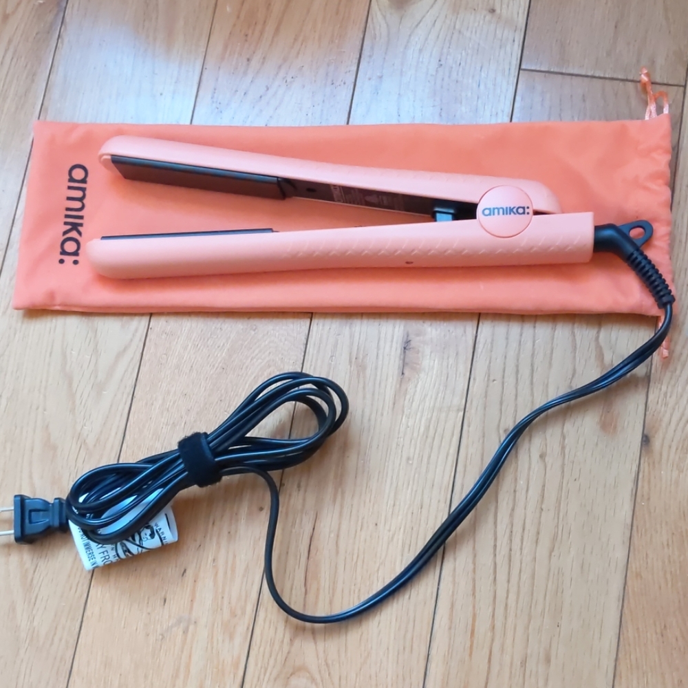 New Amika Flat Iron